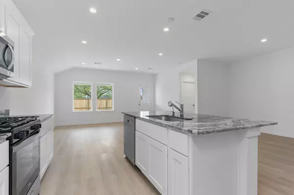 Angleton, TX 77515,523 Robin ST