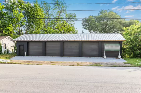 Houston, TX 77009,5207 N Main ST