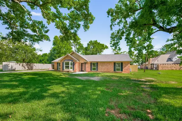 Highlands, TX 77562,702 Stratford ST
