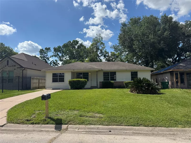 7305 Yoe ST, Houston, TX 77016