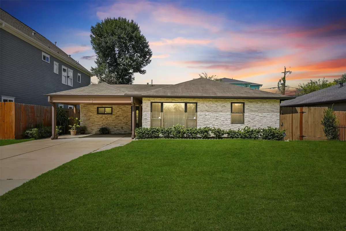 Houston, TX 77063,9016 Topaz ST