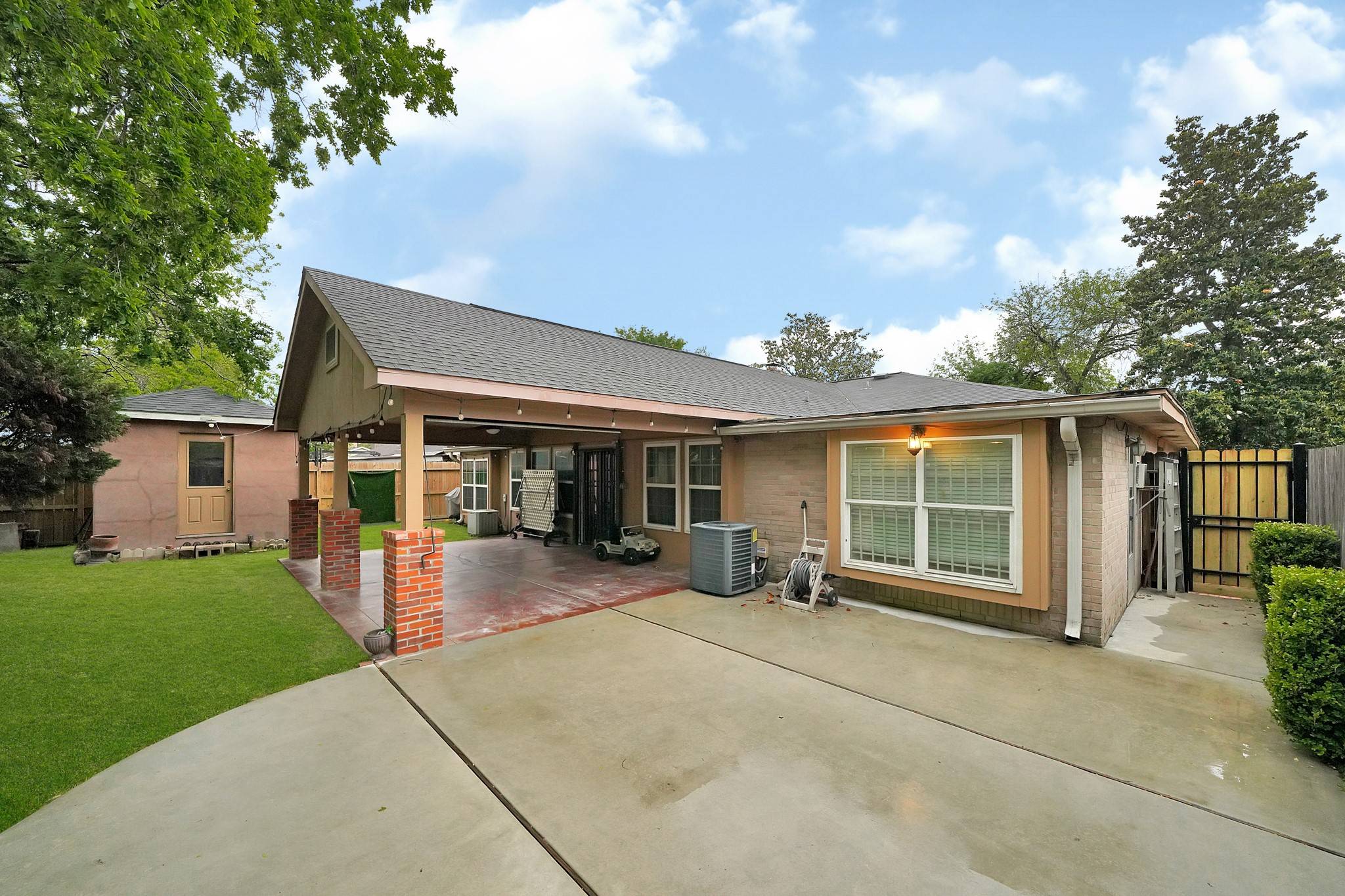 Houston, TX 77086,8030 Dodiewood LN