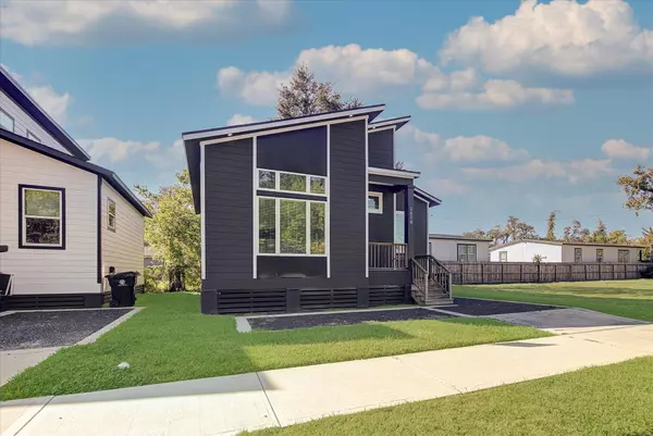 Houston, TX 77026,2614 Noble ST