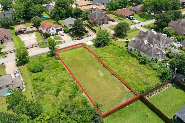 8310 Swiftwater LN, Houston, TX 77075