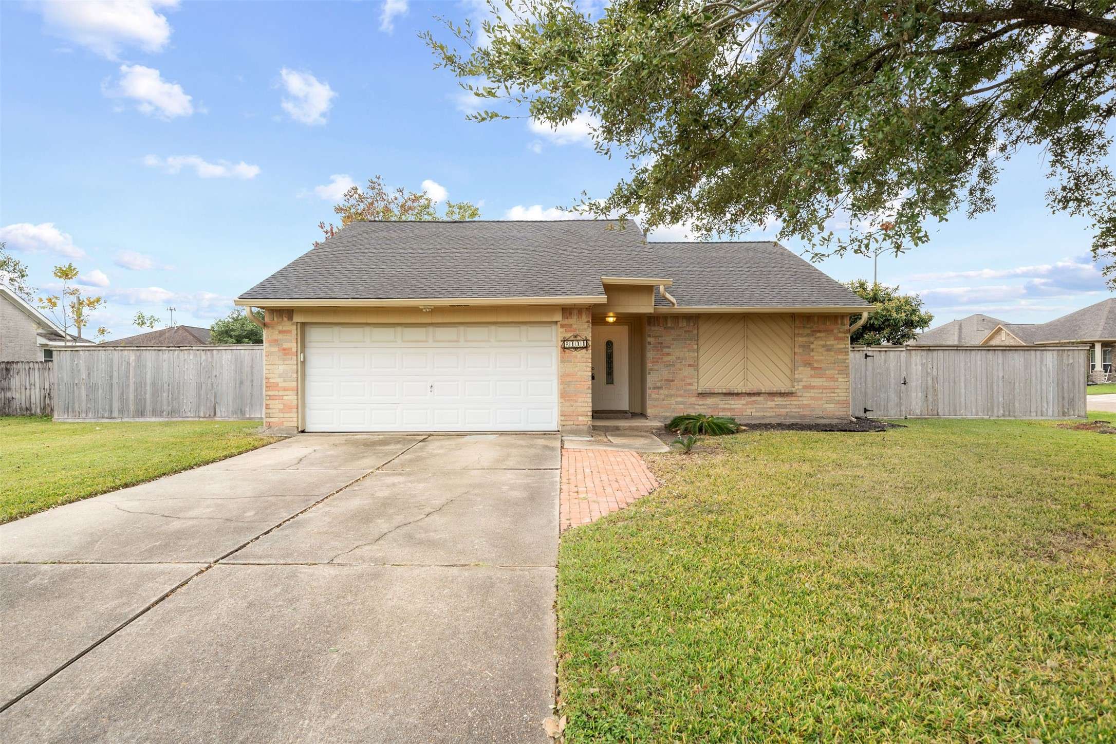2111 Cammy LN,  La Porte,  TX 77571