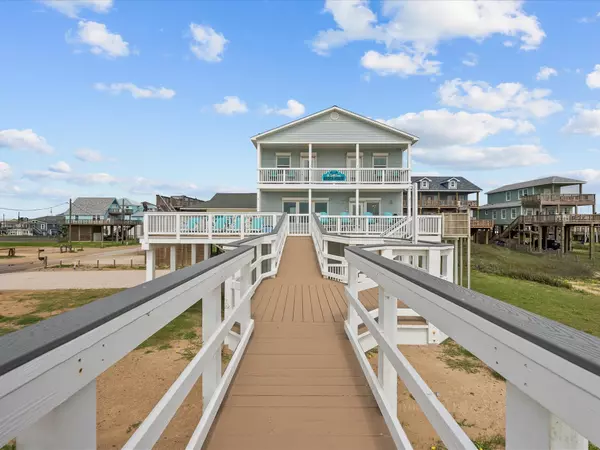 106 Sand Dune, Surfside Beach, TX 77541