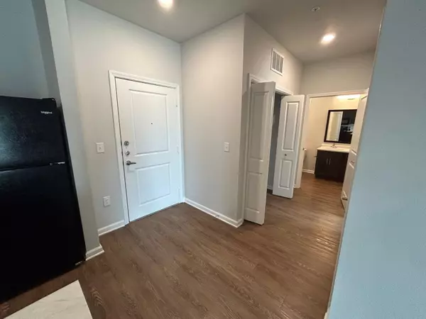 Houston, TX 77018,2136 W 34th St #135