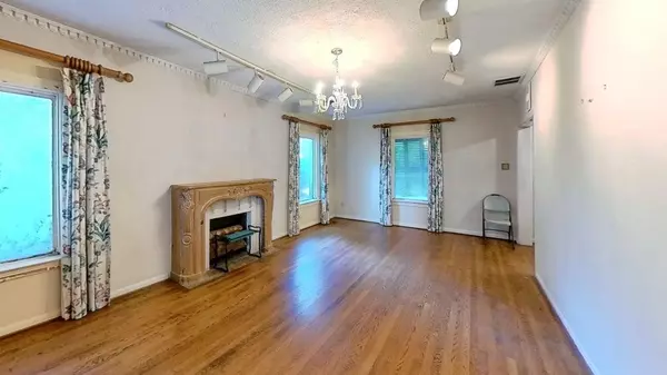 Houston, TX 77005,1905 Bissonnet ST