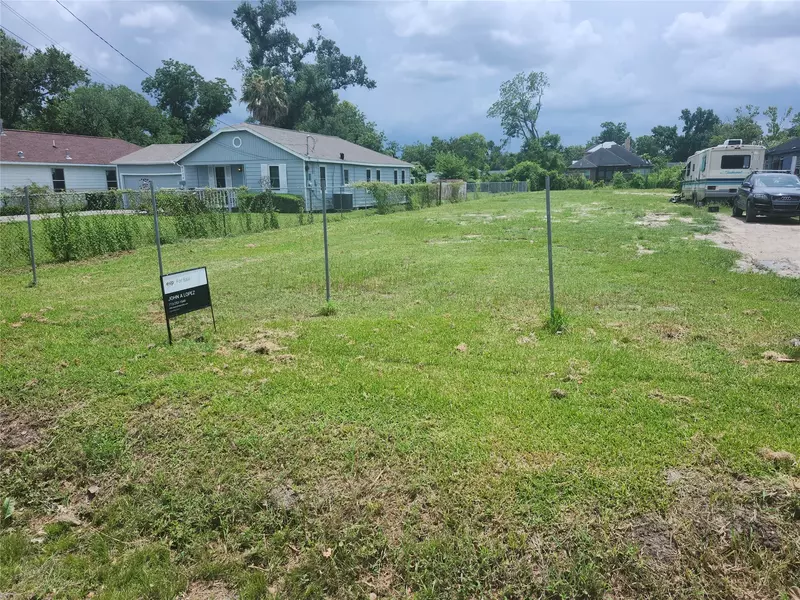 6226 Kashmere ST, Houston, TX 77026