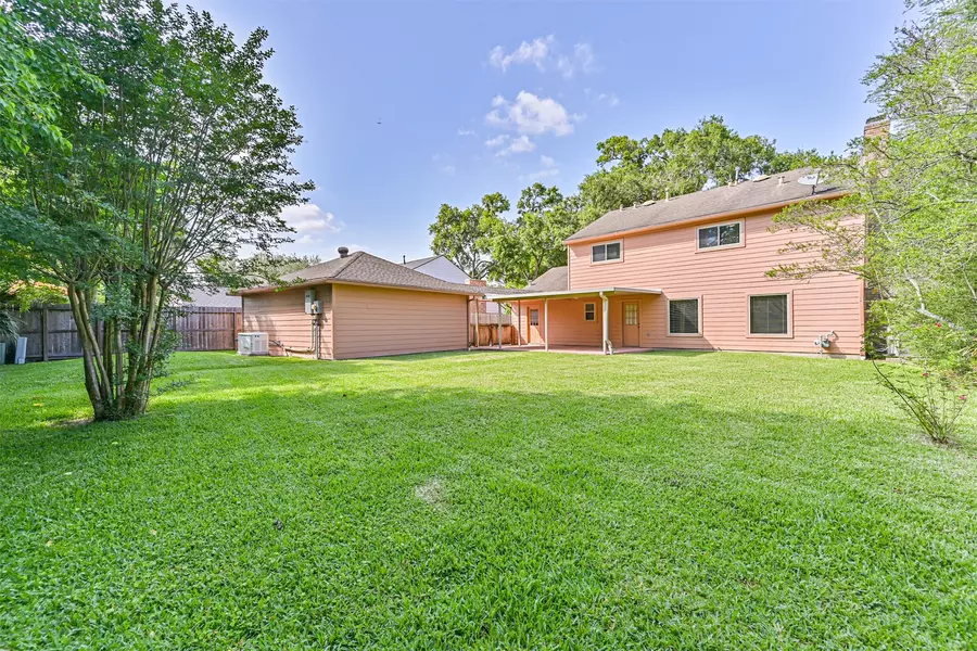 4206 Willow Hill DR, Seabrook, TX 77586