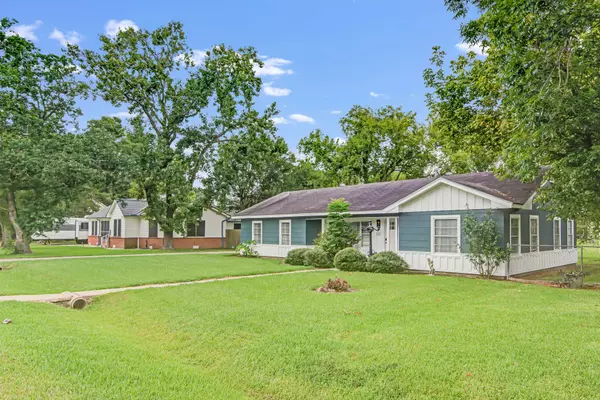 Baytown, TX 77520,2508 W Elvinta ST