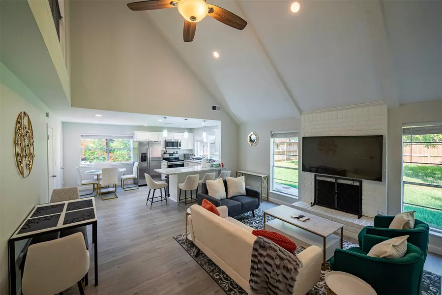 11530 Green Glade DR, Houston, TX 77099
