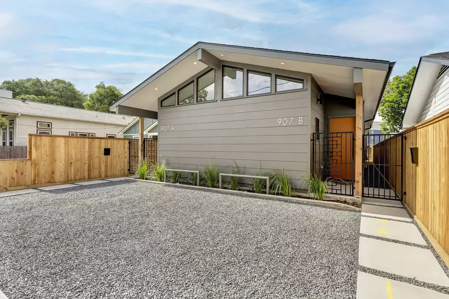 907 Kern ST #B, Houston, TX 77009