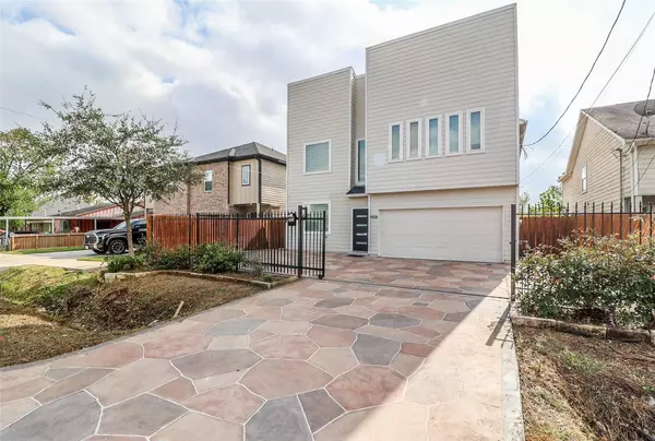 4508 Clover ST, Houston, TX 77051