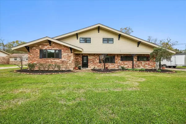 8718 S Dana, Orange, TX 77632
