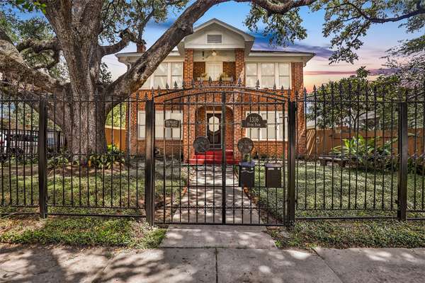 1316 Hyde Park BLVD, Houston, TX 77006