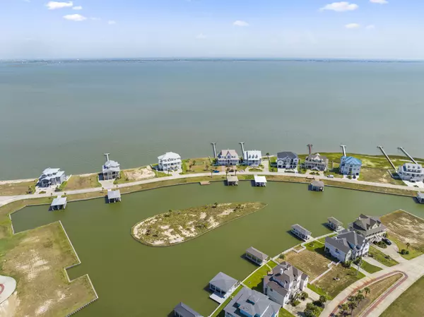 Hitchcock, TX 77563,18 Sugarloaf