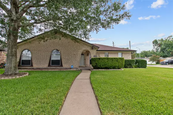 4402 Seneca ST, Pasadena, TX 77504
