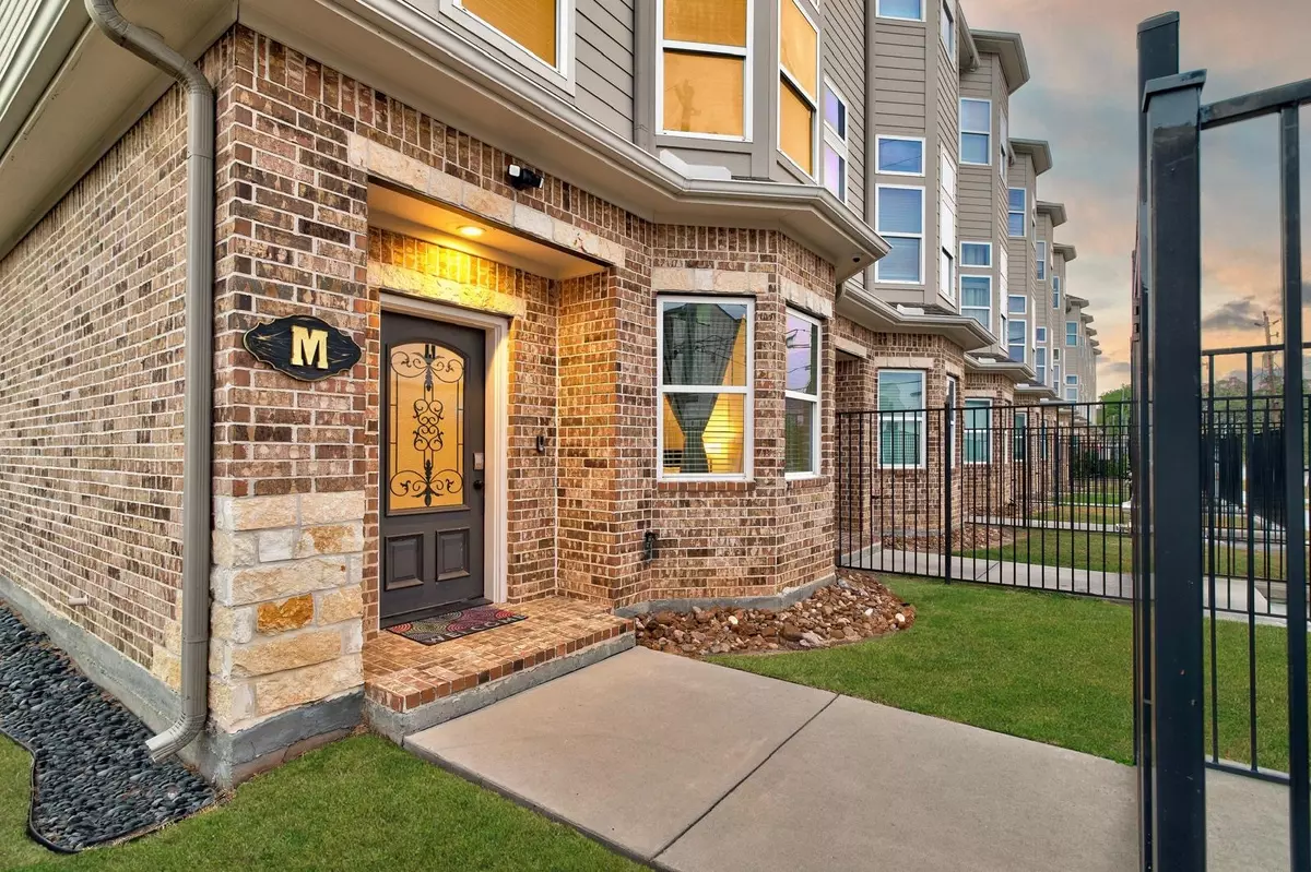 Houston, TX 77004,2020 Mcgowen ST #M