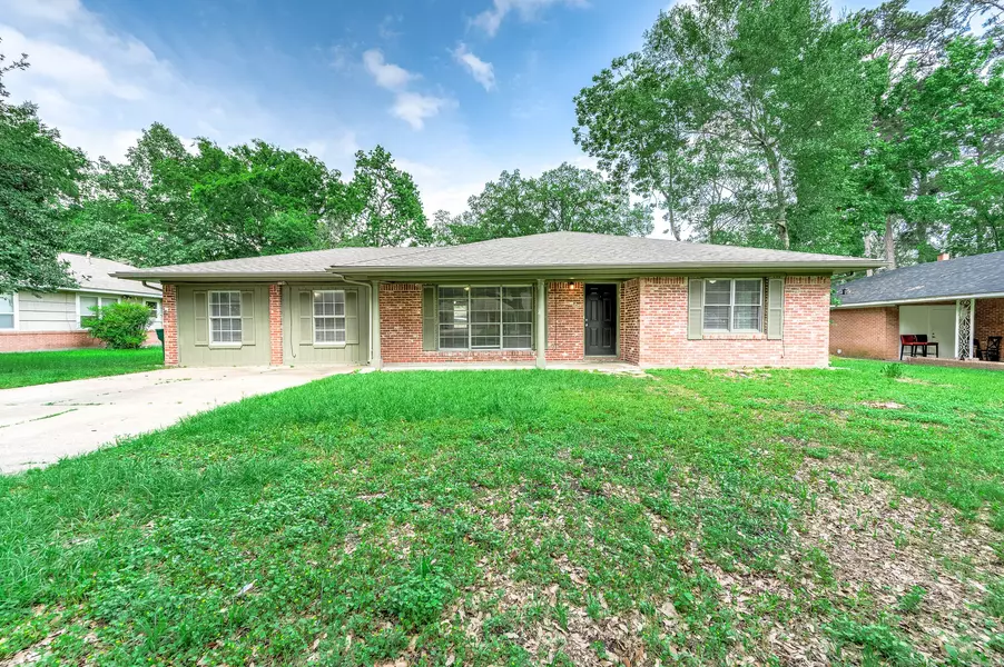 1704 N Thompson ST, Conroe, TX 77301
