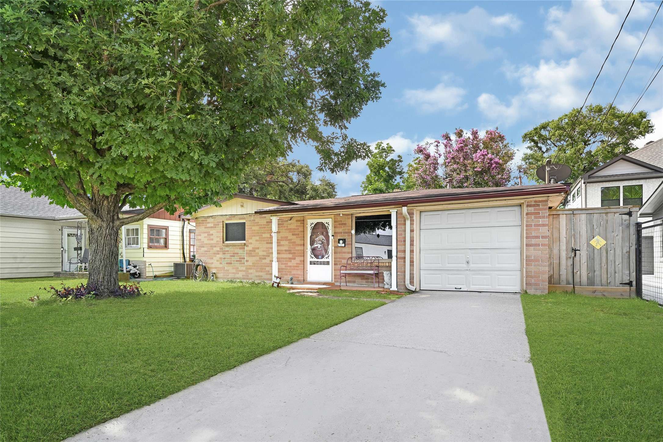 1012 Joyce ST, Houston, TX 77009