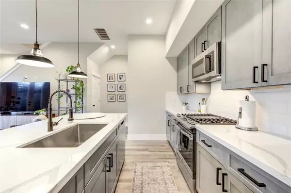 Houston, TX 77018,704 Pinemont Canyon LN