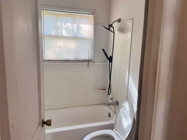 Clute, TX 77531,137 W Orchard ST