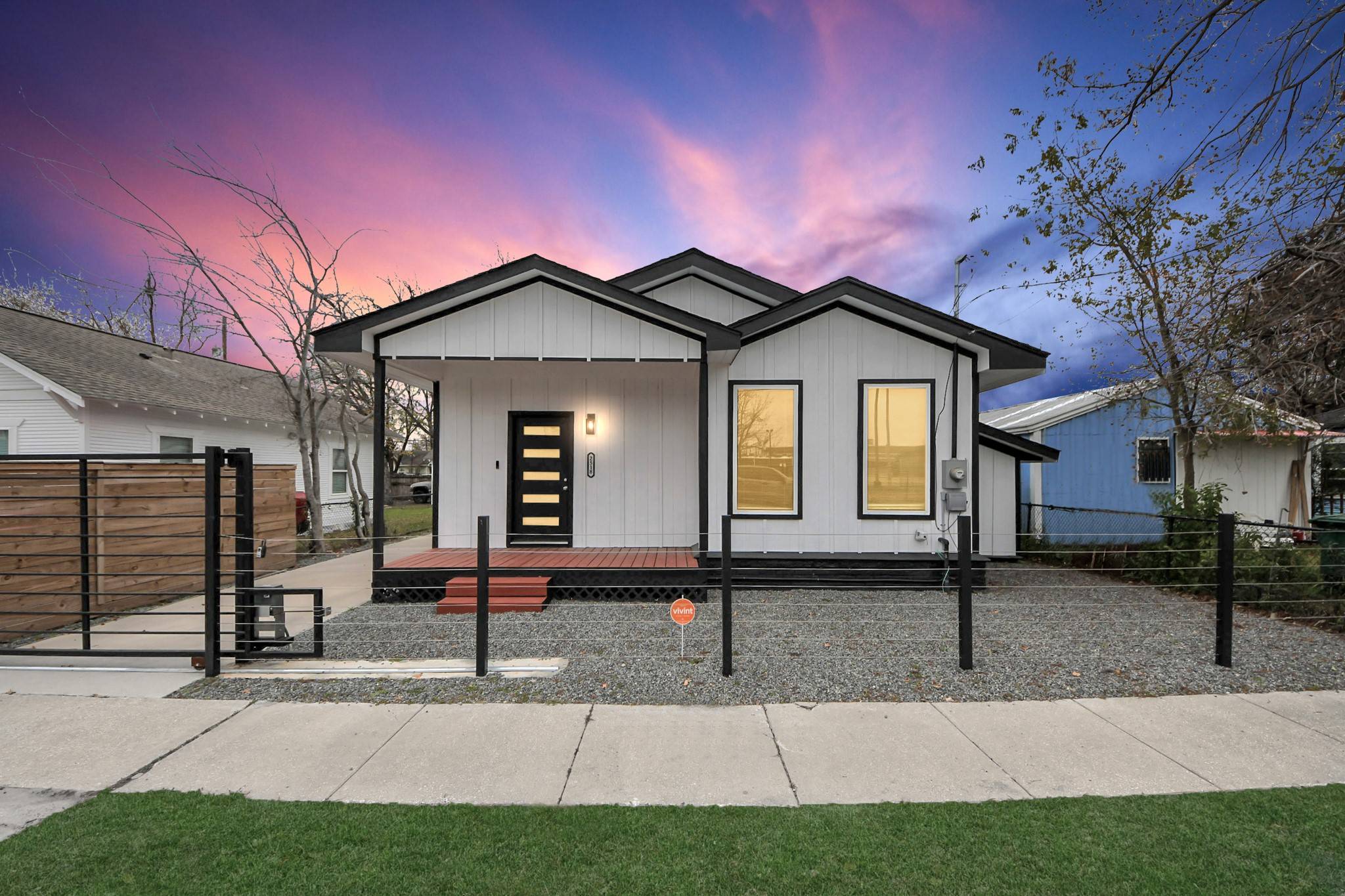 2518 Cochran ST, Houston, TX 77009