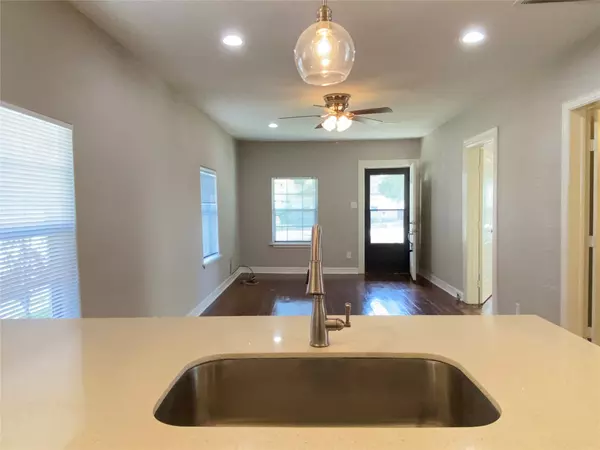 Houston, TX 77020,410 Woolworth ST