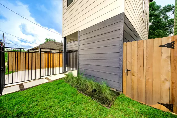 Houston, TX 77020,3406 Rawley ST