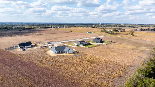 Schulenburg, TX 78956,120 Country View LN