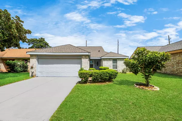 2029 Highland Hills DR, Sugar Land, TX 77478