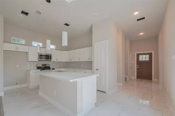 Houston, TX 77020,7207 Force ST