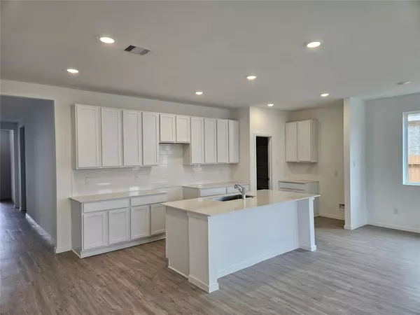 Angleton, TX 77515,8206 Opal Pond DR