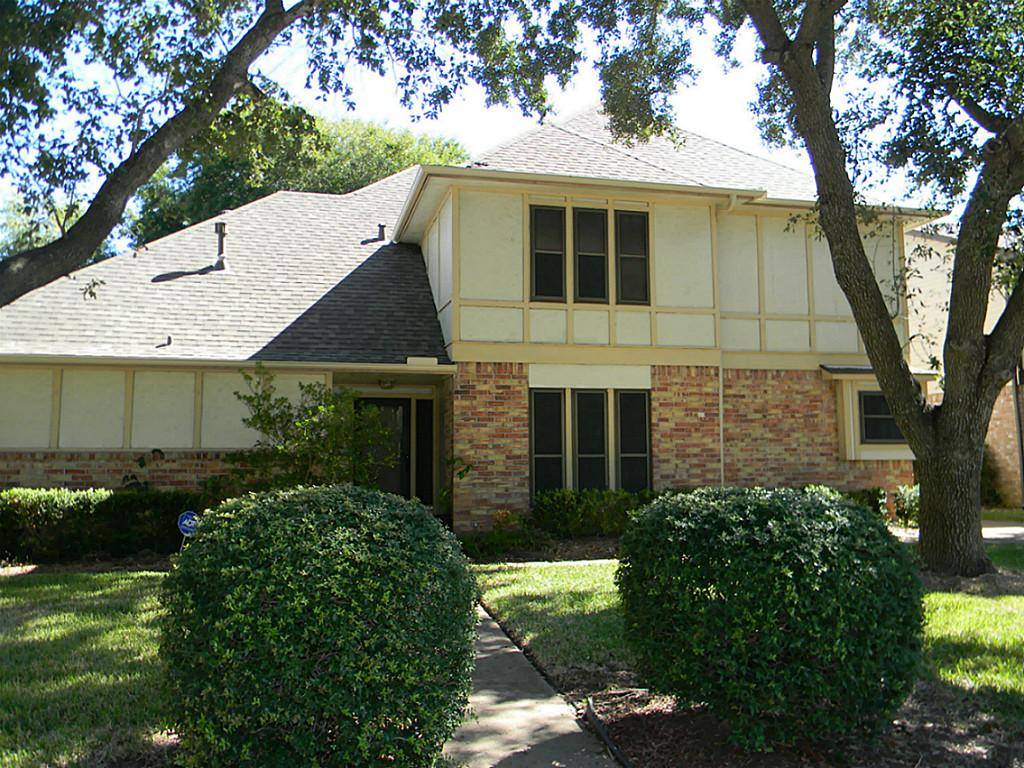 2711 River Birch DR, Sugar Land, TX 77479