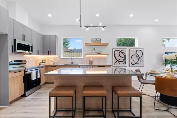 Houston, TX 77051,8102 Cannon ST