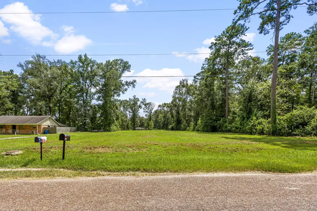 New Caney, TX 77357,55 Woodbranch Dr B