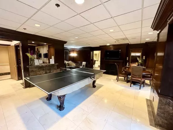 Houston, TX 77056,3525 Sage RD #704