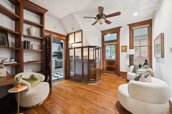 Houston, TX 77008,1011 Heights BLVD