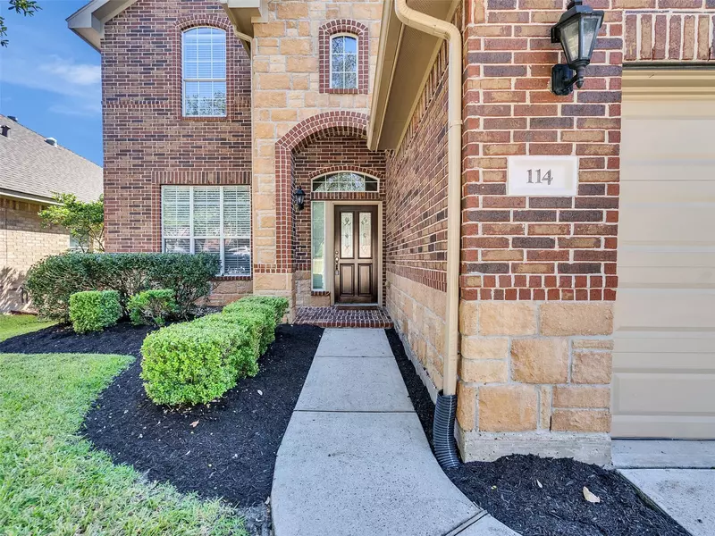 114 N Hawkhurst CIR, Magnolia, TX 77354