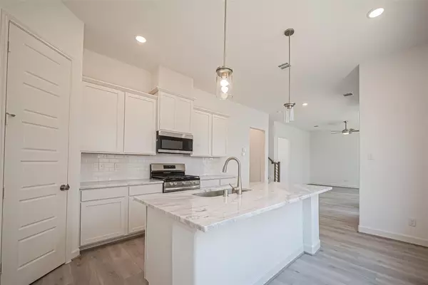 Houston, TX 77055,8919 Grovner PL