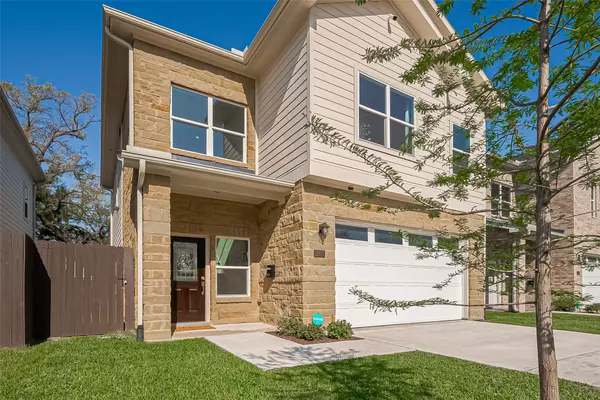 Houston, TX 77055,2207 Silverbonnet ST