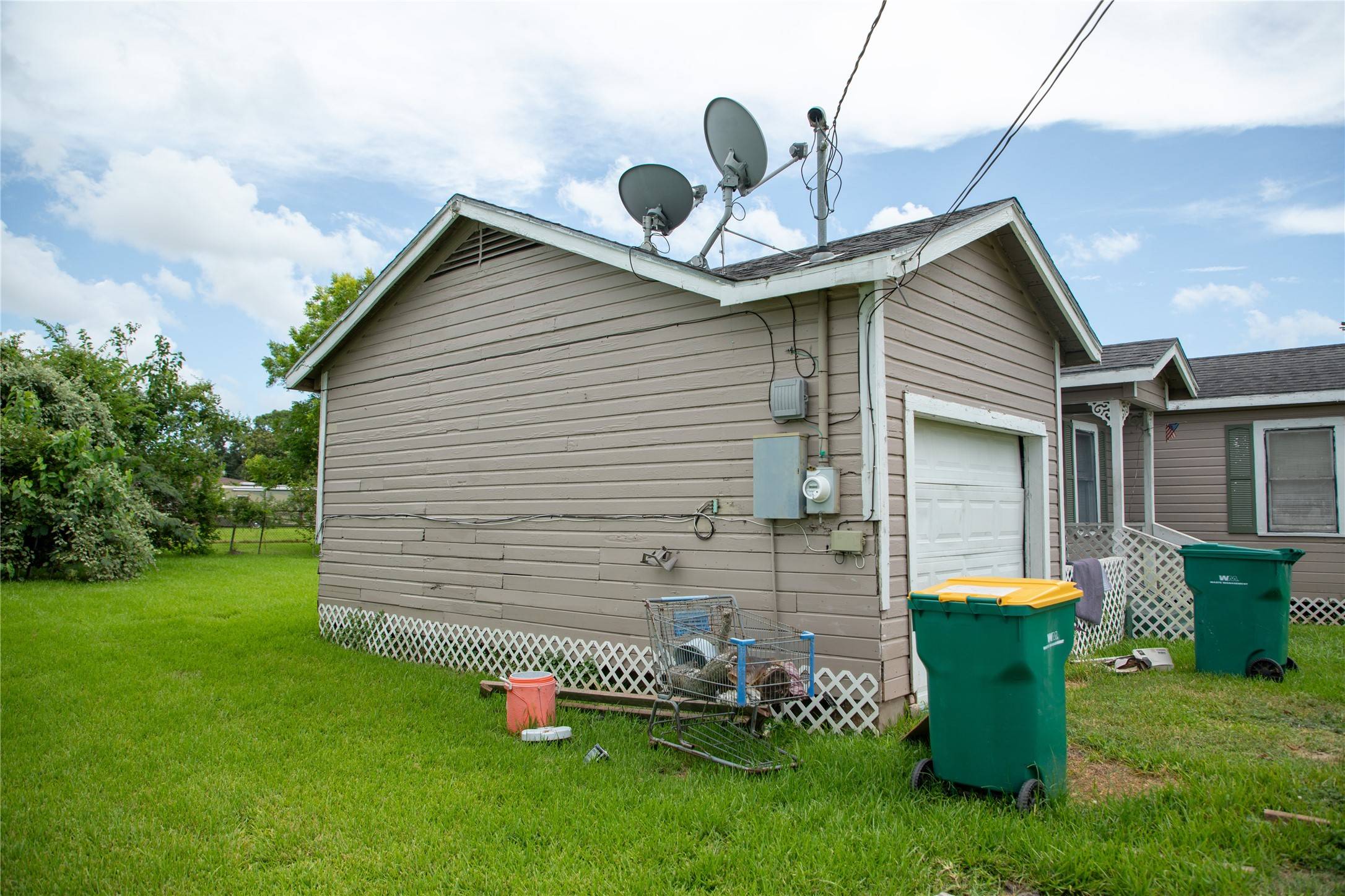 La Marque, TX 77568,123 Lake RD