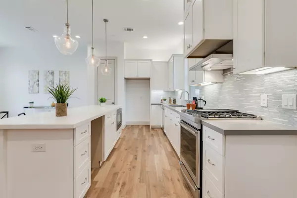 Houston, TX 77007,1414 Wichman ST