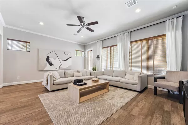 1131 Robbie ST, Houston, TX 77009