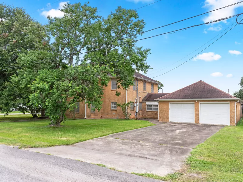1720 Elm ST, Bay City, TX 77414