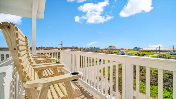 Gilchrist, TX 77617,1018 Victoria LN