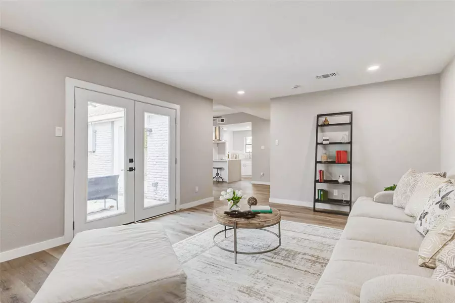 5634 Cerritos DR, Houston, TX 77035