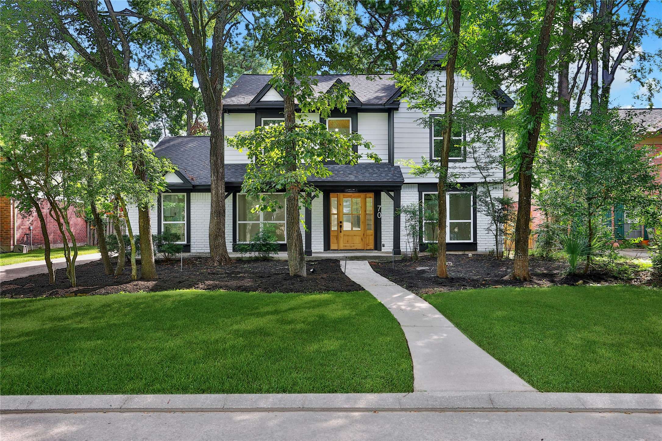 70 Breezy Point PL, The Woodlands, TX 77381