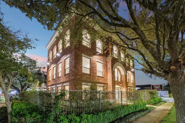 128 W 17th ST, Houston, TX 77008
